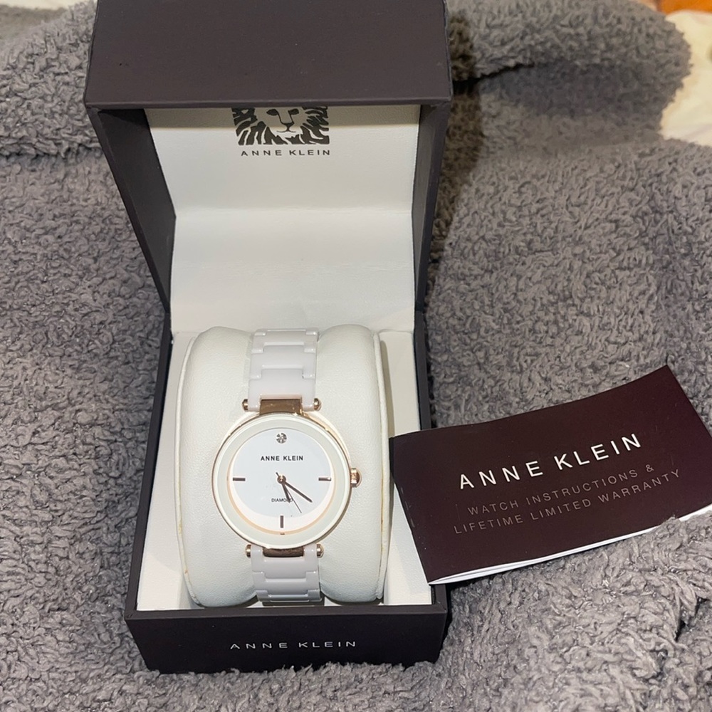Women's Diamond Accent White Ceramic Bracelet Watch 33mm